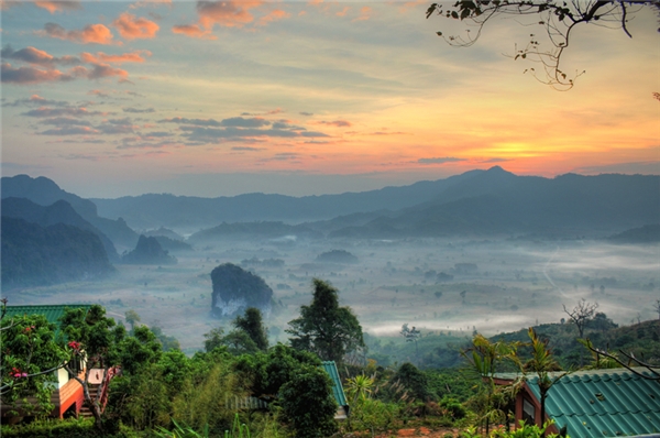 Phu Lang Ka rất xa biển, do đó, hơi thở của cuộc sống miền núi sẽ vây lấy bạn mỗi phút giây. (Ảnh: Internet)