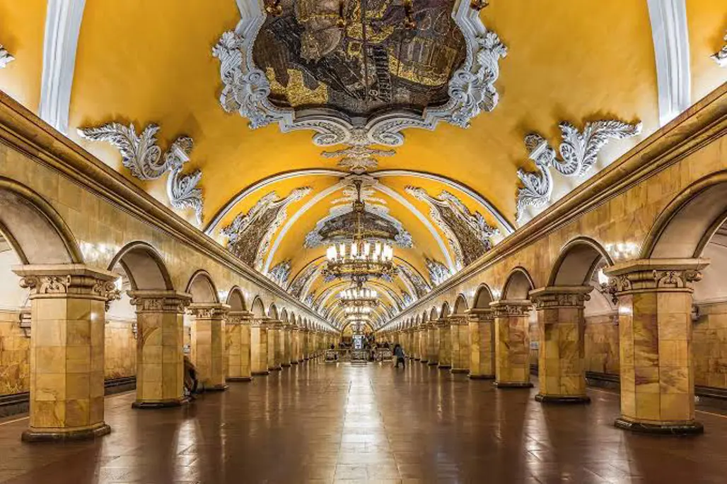DU LỊCH NGA: HÀNH TRÌNH SĂN BẮC CỰC QUANG MOSCOW – MURMANSK – SAINT PETERSBURG 2027 (EK)