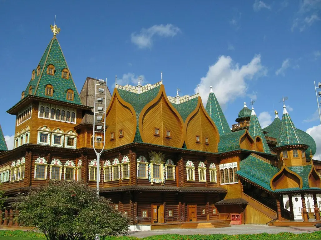 DU LỊCH NGA: HÀNH TRÌNH SĂN BẮC CỰC QUANG MOSCOW – MURMANSK – SAINT PETERSBURG 2027 (EK)