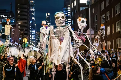 Village Halloween Parade New York 2026: 5 điều cần biết để tham gia miễn phí