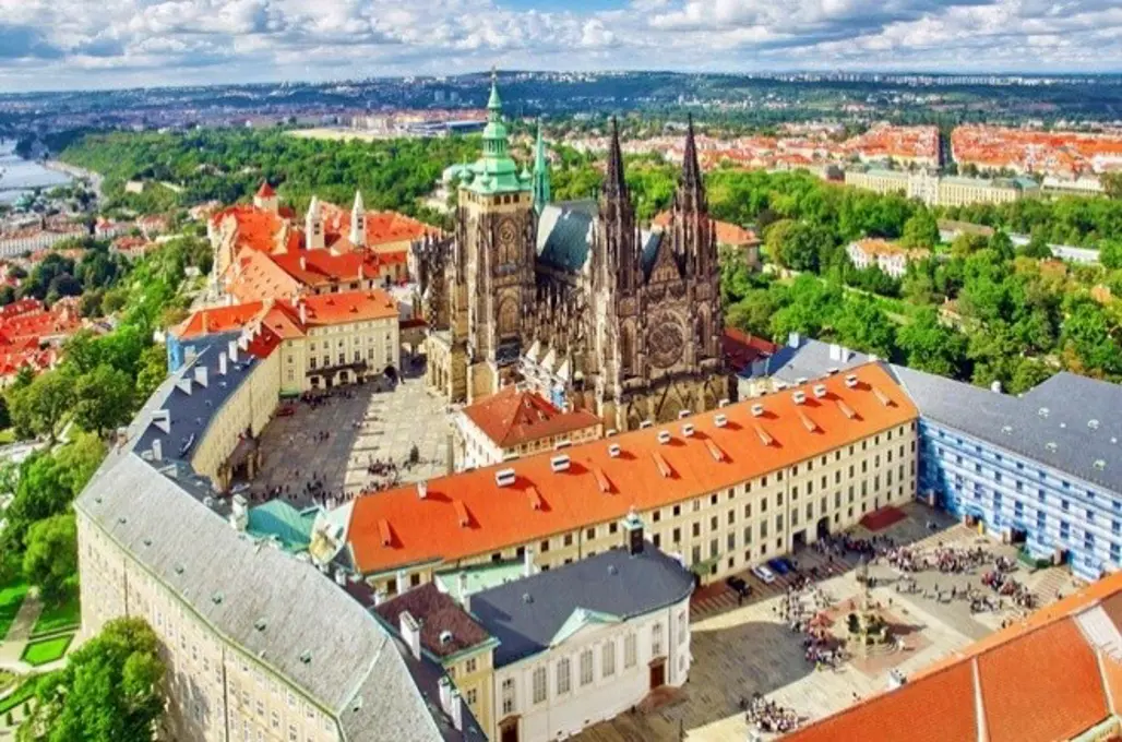DU LỊCH CHÂU ÂU : HUNGARY – SLOVAKIA – ÁO – CH SÉC TẾT 2027 (EK)