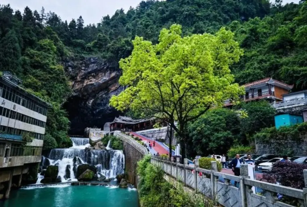 DU LỊCH TRUNG QUỐC: ÂN THI – PHƯỢNG HOÀNG CỔ TRẤN – TRƯƠNG GIA GIỚI 2026 (VJ)