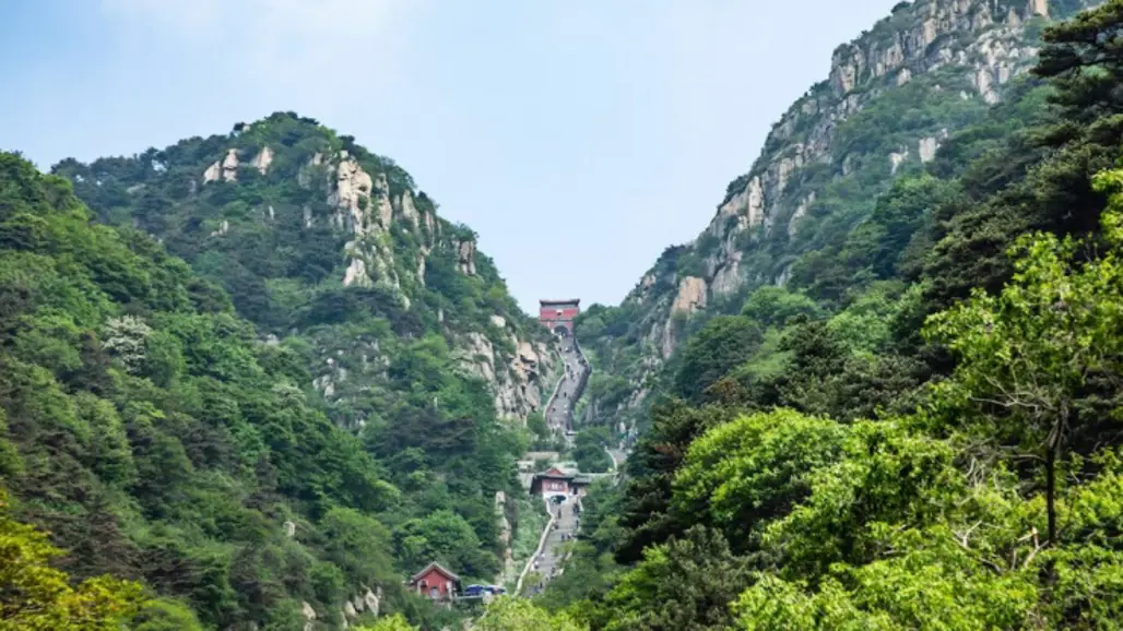 DU LỊCH TRUNG QUỐC: TẾ NAM – KHÚC PHỤ – THÁI SƠN – THANH ĐẢO 2026 (SC)