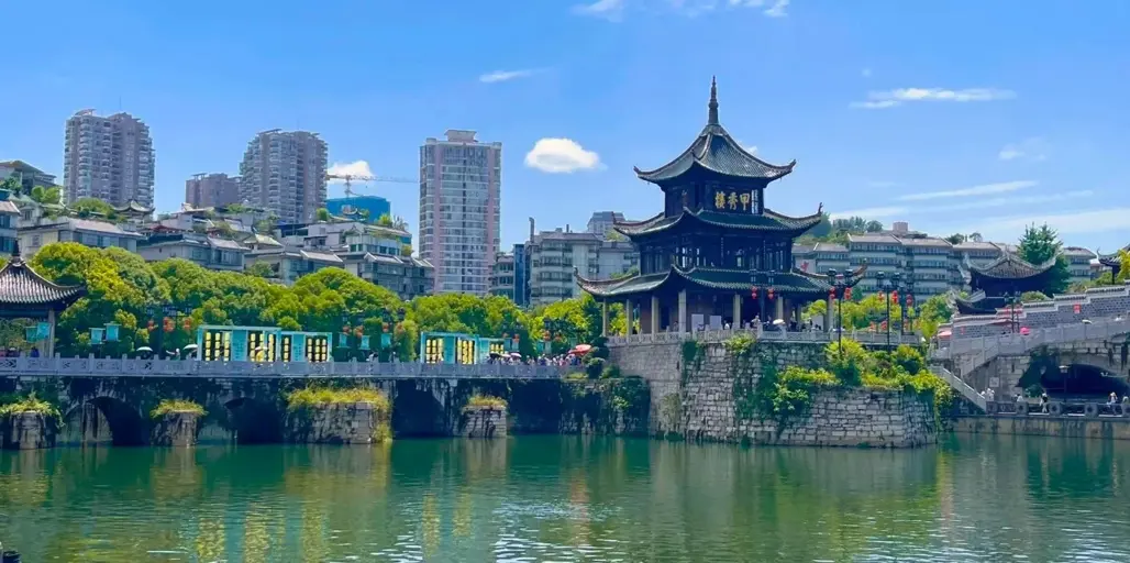 (HN) Du Lịch Trung Quốc:Quý Dương – Thanh Nham Cố Trấn – Trấn Viễn Cố Thanh – Tây Giang Thiên Hộ Miêu Trại (2025)