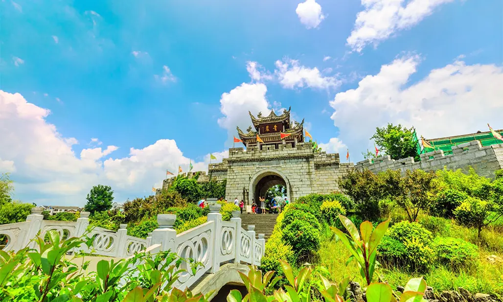 DU LỊCH TRUNG QUỐC: QUÝ CHẨU-QUÝ DƯƠNG-TÂY GIANG 2026 (GY)
