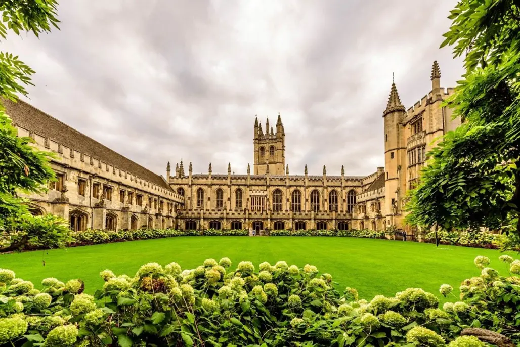 DU LỊCH XUYÊN VƯƠNG QUỐC ANH – SCOTLAND – XỨ WALES – BẮC IRELAND 2025-2026 (EK)