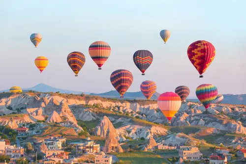 Khách sạn hang đá Thổ Nhĩ Kỳ -  1 trong những trải nghiệm độc đáo ở Cappadocia 