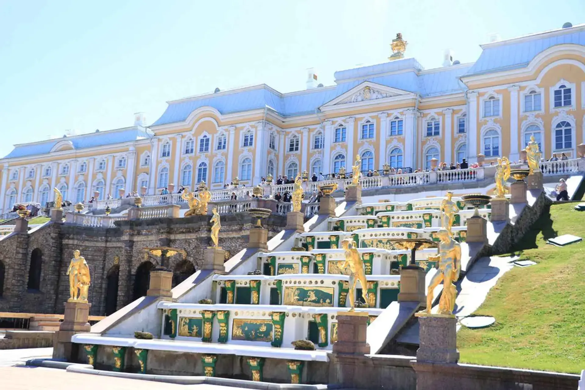 Cung điện Ekaterina Nga - Biểu tượng kiến trúc hoàng gia không thể bỏ lỡ mùa xuân 2026