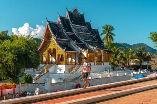 Du lịch Lào tự túc hay tour? Gợi ý cho người lần đầu 