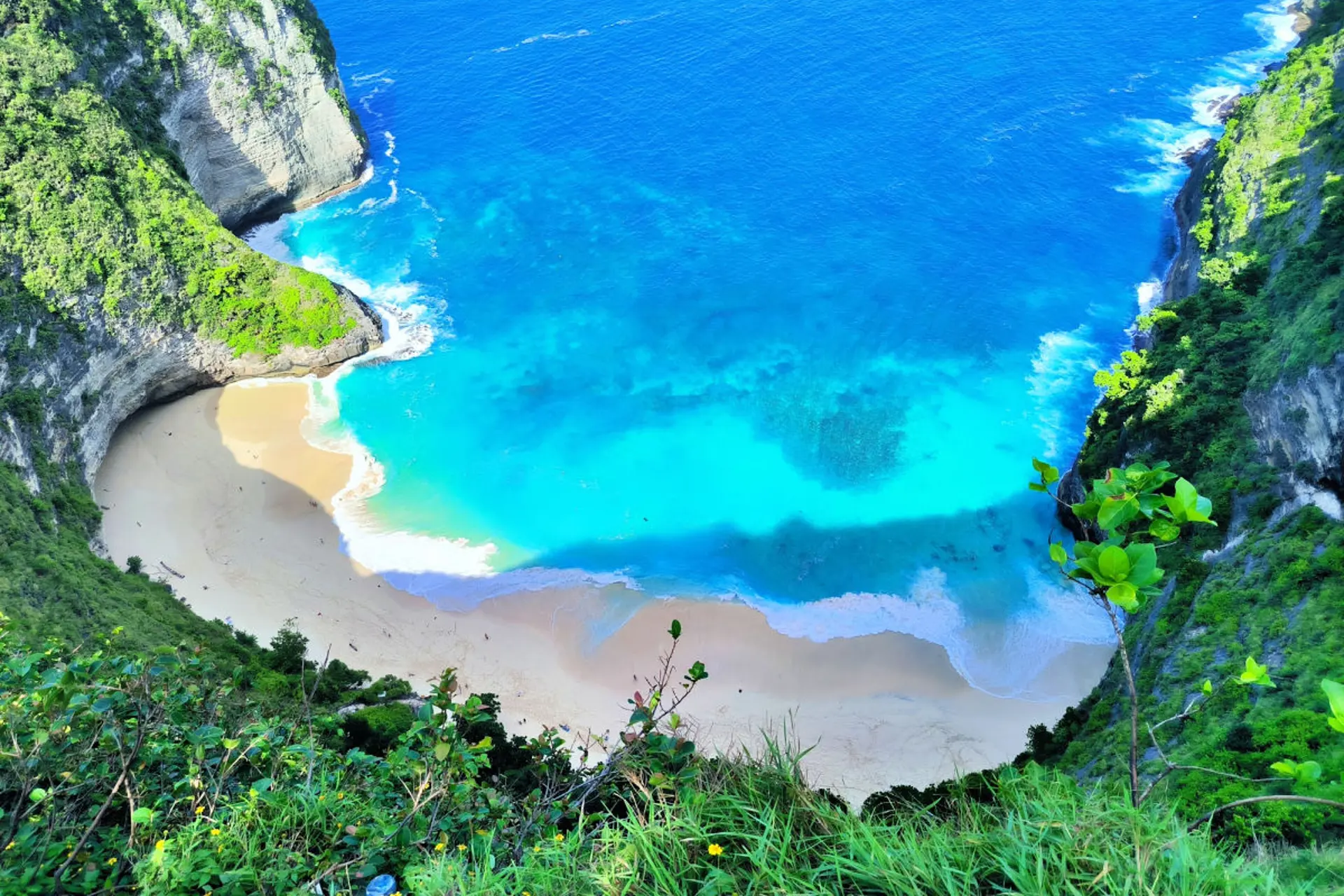 Nusa Lembongan hay Nusa Penida? So sánh cho người mới đi Bali