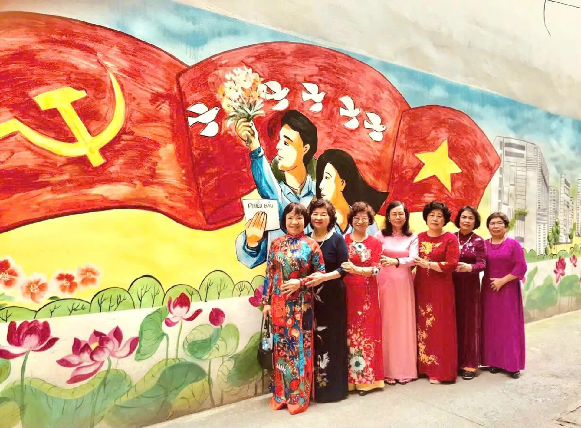 Lễ hội Áo dài Hà Nội 2026: Đi đâu ngắm áo dài giữa mùa thu?