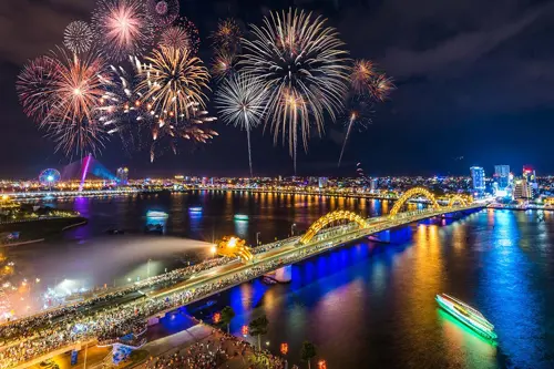 Còn bao nhiêu ngày nữa đến Tết 2027? Lịch đặt vé, visa, tour 