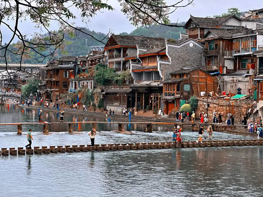 Du lịch Trung Quốc: TRƯƠNG GIA GIỚI - PHƯỢNG HOÀNG CỔ TRẤN - VŨ LĂNG NGUYÊN 2026 (VJ)
