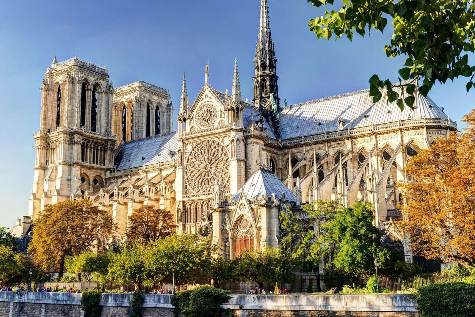 Nhà thờ Đức Bà Paris - Di sản văn hóa tái sinh sau cuộc hỏa hoạn 2019 - Công ty Du Lịch Triều Hảo