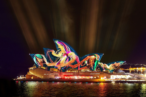 Lễ Hội Ánh Sáng Vivid Sydney 2025: 23 Ngày Rực Rỡ Sắc Màu Giữa Lòng Nước Úc