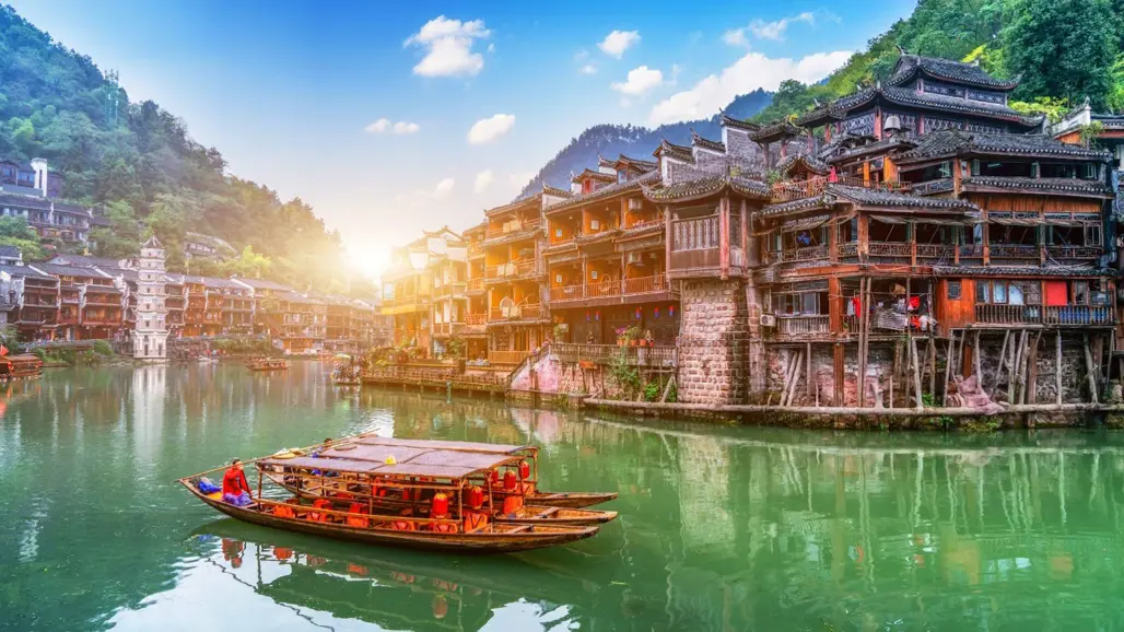DU LỊCH TRUNG QUỐC: ÂN THI – PHƯỢNG HOÀNG CỔ TRẤN – TRƯƠNG GIA GIỚI 2025 (VJ)