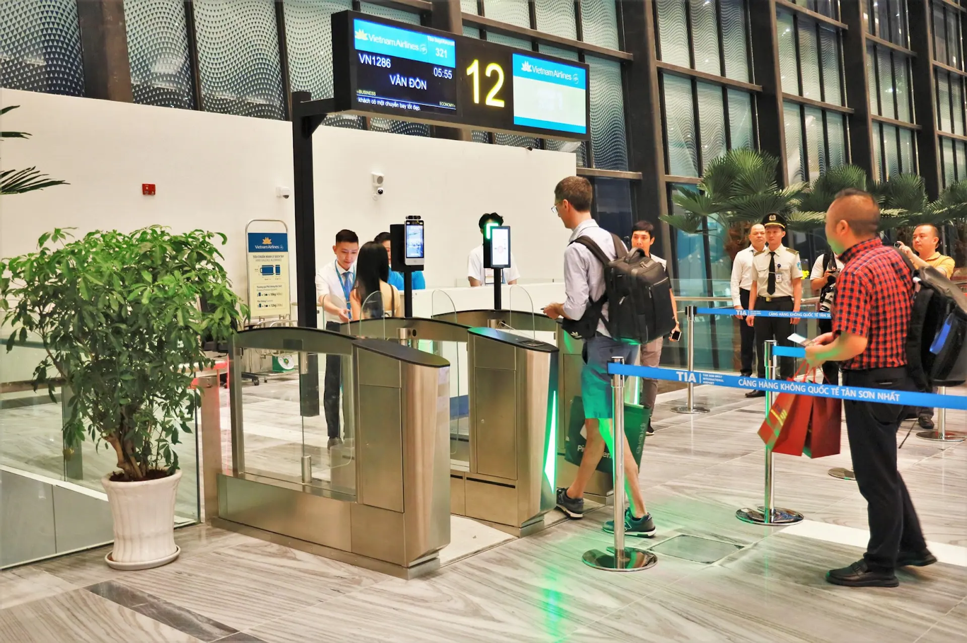 Những Lưu Ý Khi Dùng Ứng Dụng Nhận Diện Khuôn Mặt Ở Sân Bay Tân Sơn Nhất