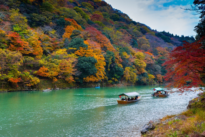 Trải Nghiệm Ngắm Lá Đỏ Tại Vùng Arashiyama - Kyoto Siêu Đẹp Và Lãng Mạn