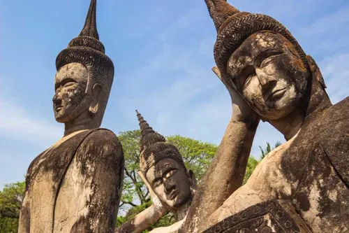 Buddha Park – Khám phá công viên có hàng trăm tượng Phật kỳ bí tại Lào