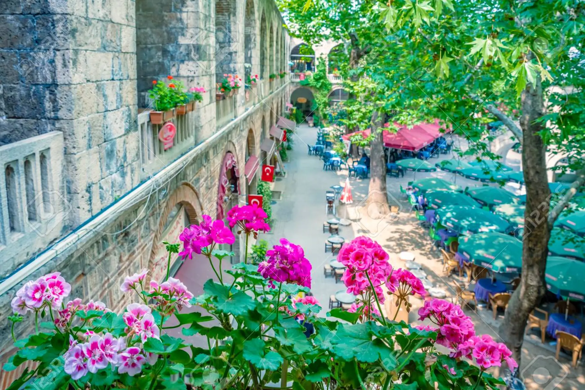 Chợ tơ lụa Koza Han – Trải nghiệm con đường tơ lụa giữa lòng Bursa