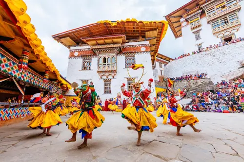 Trải nghiệm lễ hội Tsechu Bhutan – Khám phá di sản văn hóa đặc sắc bậc nhất xứ rồng sấm