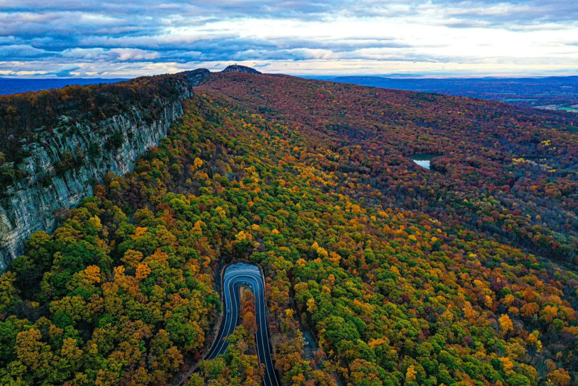 Hudson Valley mùa thu: 7 trải nghiệm đáng nhớ – Từ hái táo đến nghệ thuật giữa lá vàng