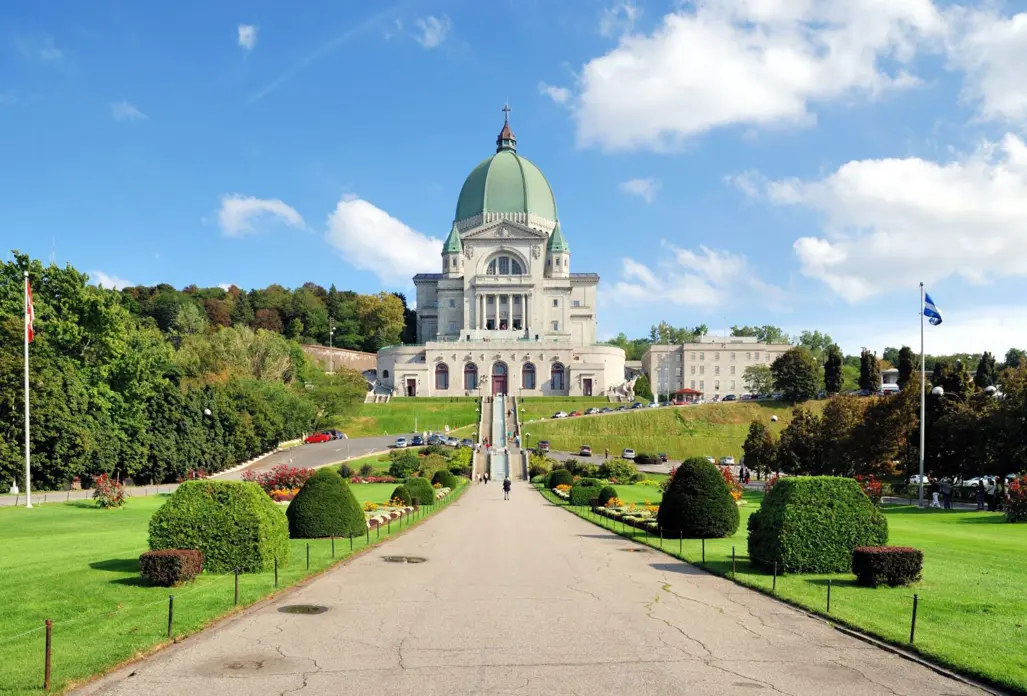 Du Lịch Canada: Liên Tuyến Đông Tây (2025)