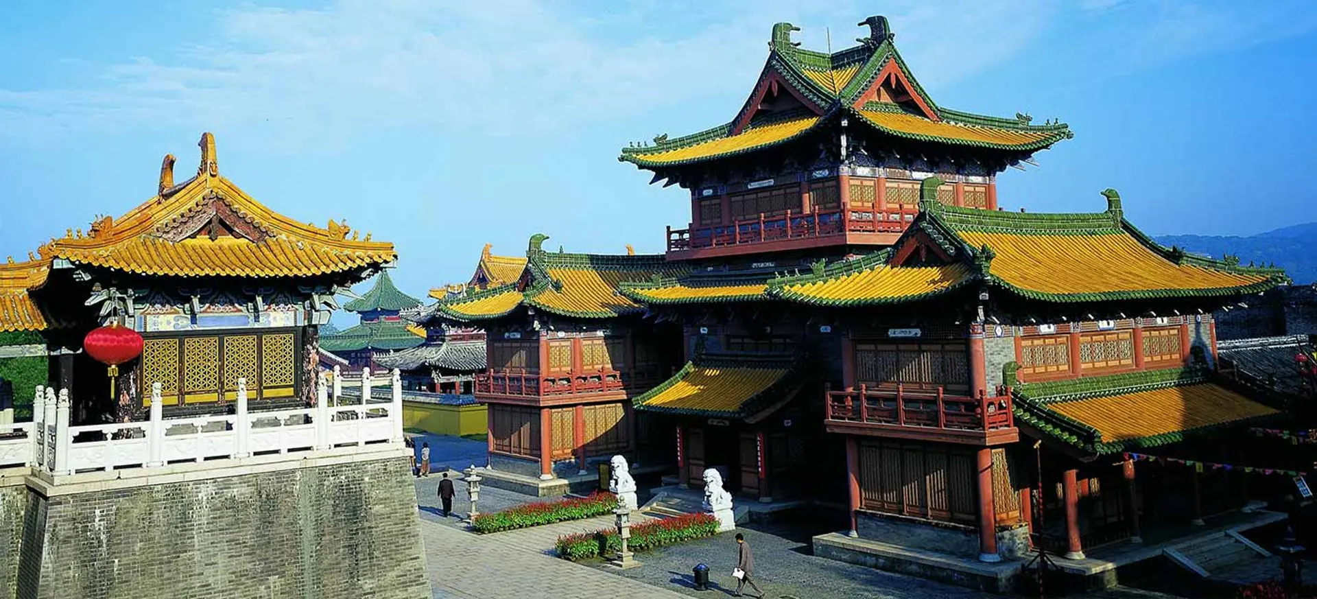 Thành phố điện ảnh Tam Quốc – Trường quay lịch sử Trung Quốc hút khách du lịch