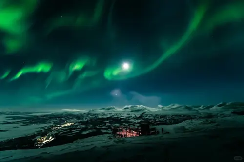 Abisko Aurora Sky Station – Thiên đường chụp cực quang “ít mây” nhất Thụy Điển