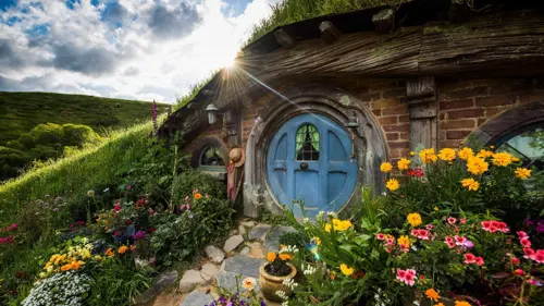 The Shire New Zealand 2025 - Ngôi làng Hobbiton bước ra từ phim "The Lord of the Rings"